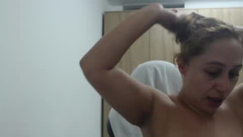 Roxana online show from September 23, 2025, 2:25 am