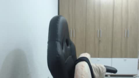 Roxana online show from October 2, 2025, 1:01 am