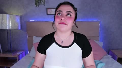 roxanebrown online show from May 22, 2026, 7:41 pm
