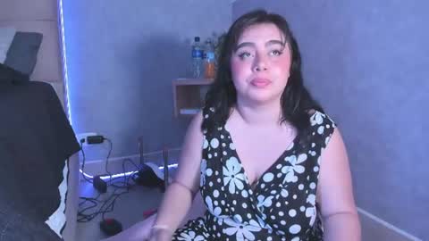 roxanebrown online show from July 21, 2026, 7:38 pm