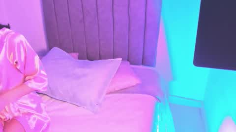 Roxane online show from December 3, 2025, 10:24 am