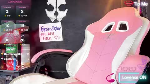 Snapshot of roxaneevans_ chatting on March 10, 2025, 1:10 pm Roxane online show from March 10, 2025, 1:10 pm