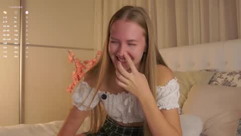 Anna Lokiss online show from September 18, 2025, 1:24 pm