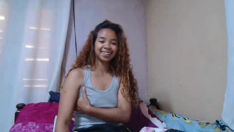 roxanne_98 online show from October 8, 2025, 4:43 am
