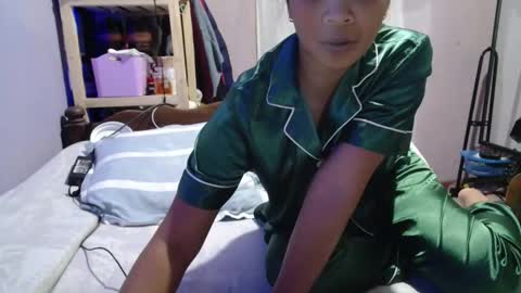 roxanne_98 online show from March 8, 2026, 4:00 pm