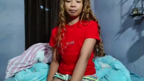 roxanne_98 online show from June 4, 2026, 1:55 am