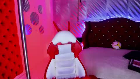 Snapshot of roxanne_han chatting on June 12, 2026, 12:26 pm roxanne_han online show from June 12, 2026, 12:26 pm