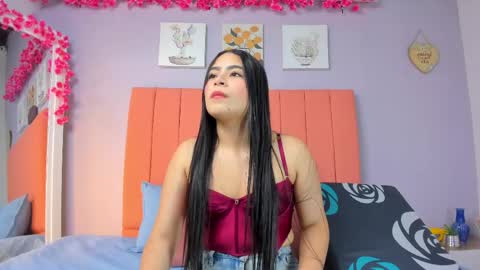 Snapshot of roxanneowens chatting on April 21, 2026, 12:11 pm Juliana 3 online show from April 21, 2026, 12:11 pm