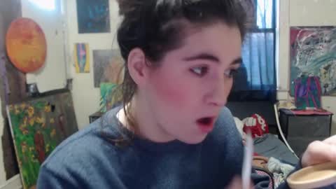 Snapshot of roxanneroulette chatting on January 22, 2025, 1:42 pm Silver online show from January 22, 2025, 1:42 pm