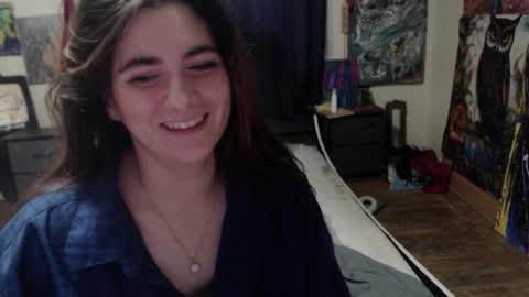 Snapshot of roxanneroulette chatting on January 31, 2025, 11:56 pm Silver online show from January 31, 2025, 11:56 pm