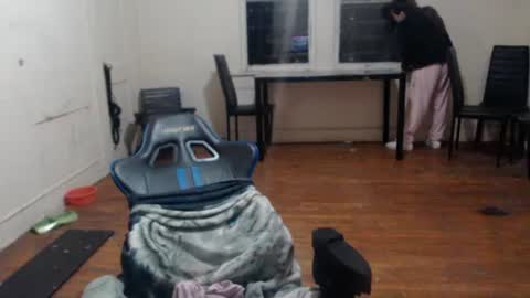 Snapshot of roxanneroulette chatting on February 1, 2025, 6:32 am Silver online show from February 1, 2025, 6:32 am