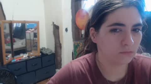 Snapshot of roxanneroulette chatting on February 6, 2025, 5:51 pm Silver online show from February 6, 2025, 5:51 pm