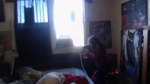 Snapshot of roxanneroulette chatting on February 17, 2025, 10:25 pm Silver online show from February 17, 2025, 10:25 pm