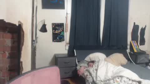 Snapshot of roxanneroulette chatting on March 5, 2025, 9:38 am Silver online show from March 5, 2025, 9:38 am