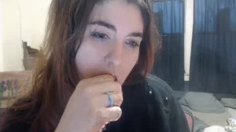 Snapshot of roxanneroulette chatting on March 9, 2025, 12:53 pm Silver online show from March 9, 2025, 12:53 pm