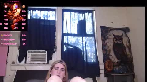 Snapshot of roxanneroulette chatting on October 15, 2025, 2:50 pm Silver online show from October 15, 2025, 2:50 pm