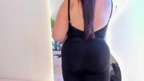 Snapshot of roxie_ns chatting on July 21, 2026, 1:57 pm Roxie online show from July 21, 2026, 1:57 pm