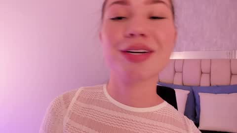 Snapshot of roxie_summers chatting on January 21, 2025, 10:41 pm Roxie online show from January 21, 2025, 10:41 pm