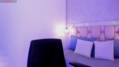 Roxie  online show from February 15, 2025, 11:58 pm