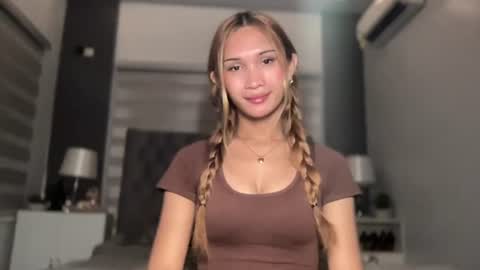 Snapshot of roxie_walton69x chatting on July 16, 2026, 6:25 pm Roxie online show from July 16, 2026, 6:25 pm