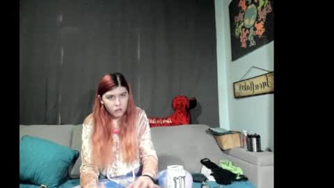 roxihazeleyes online show from September 21, 2025, 8:54 pm