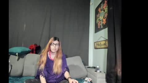 roxihazeleyes online show from October 29, 2025, 7:59 pm