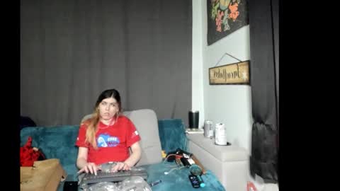 roxihazeleyes online show from January 15, 2026, 5:16 pm