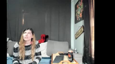 roxihazeleyes online show from March 21, 2026, 8:12 pm