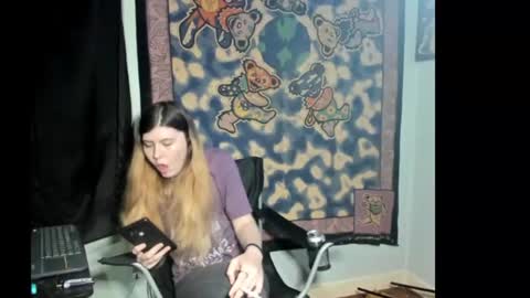 Snapshot of roxihazeleyes chatting on July 9, 2026, 1:42 am roxihazeleyes online show from July 9, 2026, 1:42 am