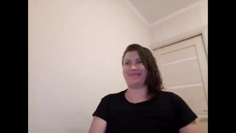 Snapshot of roxolanaa_sexy chatting on April 17, 2026, 6:00 pm ROXOLANAA SEXY online show from April 17, 2026, 6:00 pm