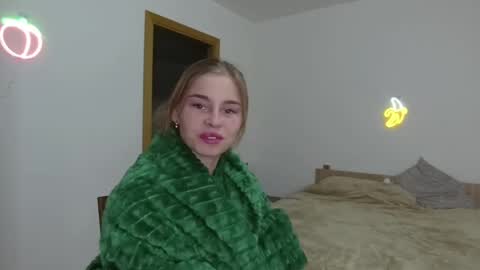 Snapshot of roxxxie_reid chatting on March 10, 2025, 5:18 pm Roxieex ABBY online show from March 10, 2025, 5:18 pm