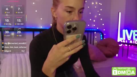 Snapshot of roxxxie_reid chatting on September 16, 2025, 7:59 pm Roxieex ABBY online show from September 16, 2025, 7:59 pm