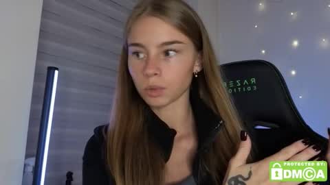 Snapshot of roxxxie_reid chatting on October 25, 2025, 11:10 pm Roxieex ABBY online show from October 25, 2025, 11:10 pm