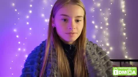 Snapshot of roxxxie_reid chatting on October 28, 2025, 10:23 pm Roxieex ABBY online show from October 28, 2025, 10:23 pm