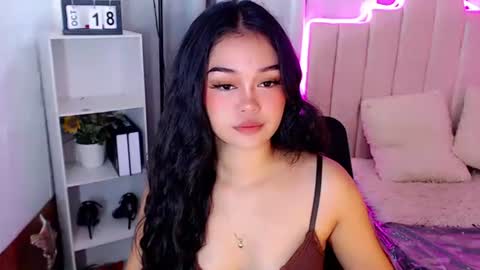 roxxy_blossom online show from October 19, 2025, 2:56 am