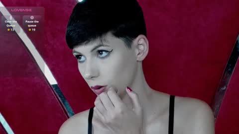 Snapshot of roxxy_rouge chatting on October 3, 2025, 7:55 pm Roxy online show from October 3, 2025, 7:55 pm