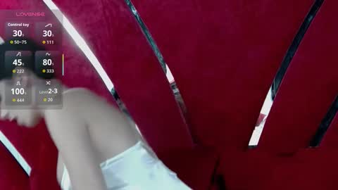 Snapshot of roxxy_rouge chatting on November 8, 2025, 6:51 pm Roxy online show from November 8, 2025, 6:51 pm