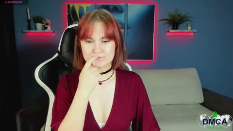 Snapshot of roxy_foxi chatting on September 19, 2025, 8:05 am Roxy fiery online show from September 19, 2025, 8:05 am