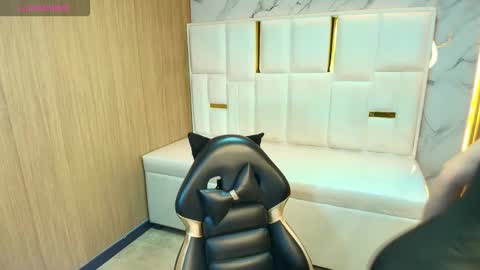 Roxy online show from March 23, 2026, 1:15 pm