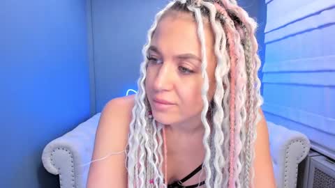 Snapshot of roxy_mars chatting on December 4, 2024, 1:25 am Roxy online show from December 4, 2024, 1:25 am
