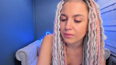 Snapshot of roxy_mars chatting on December 6, 2024, 1:18 am Roxy online show from December 6, 2024, 1:18 am