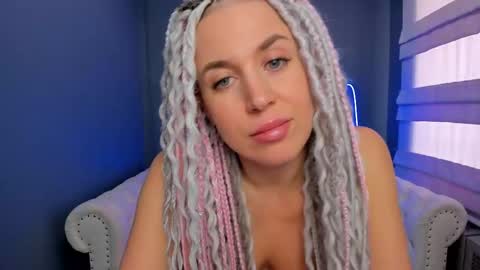 Snapshot of roxy_mars chatting on February 16, 2025, 5:15 am Roxy online show from February 16, 2025, 5:15 am
