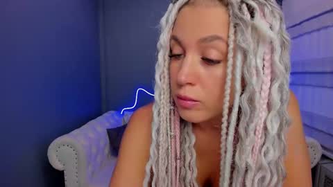 Snapshot of roxy_mars chatting on March 8, 2025, 1:28 am Roxy online show from March 8, 2025, 1:28 am