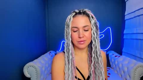 Roxy online show from November 25, 2025, 2:00 am