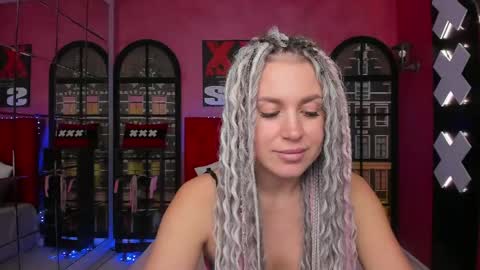 Roxy online show from May 7, 2026, 1:33 am