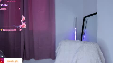 R O X Y  online show from April 15, 2026, 7:58 pm