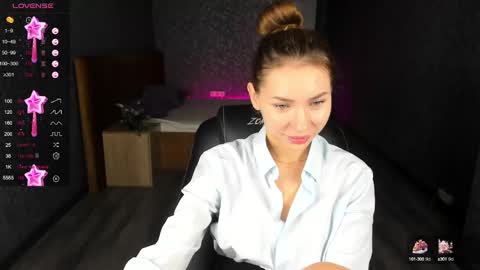 roxy_the_daedevill online show from December 24, 2024, 1:49 am