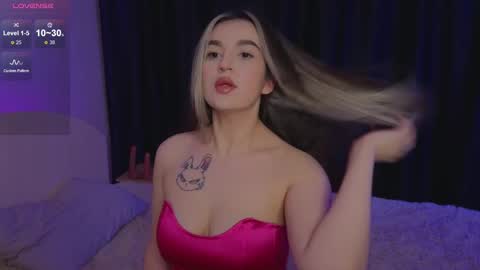 Snapshot of roxychilli chatting on March 2, 2025, 5:36 pm Roxy online show from March 2, 2025, 5:36 pm
