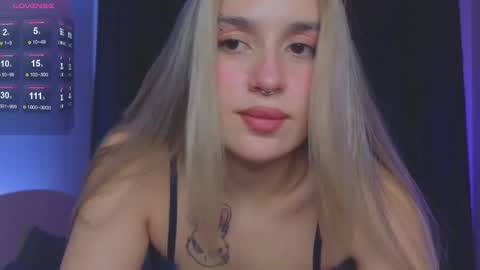 Snapshot of roxychilli chatting on September 15, 2025, 7:58 pm Roxy online show from September 15, 2025, 7:58 pm