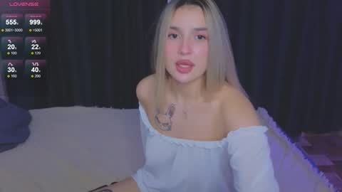 Snapshot of roxychilli chatting on September 17, 2025, 8:43 pm Roxy online show from September 17, 2025, 8:43 pm